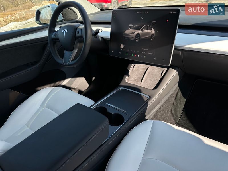 Позашляховик / Кросовер Tesla Model Y 2023 в Львові фото 26 Позашляховик / Кросовер Tesla Model Y 2023 в Львові
