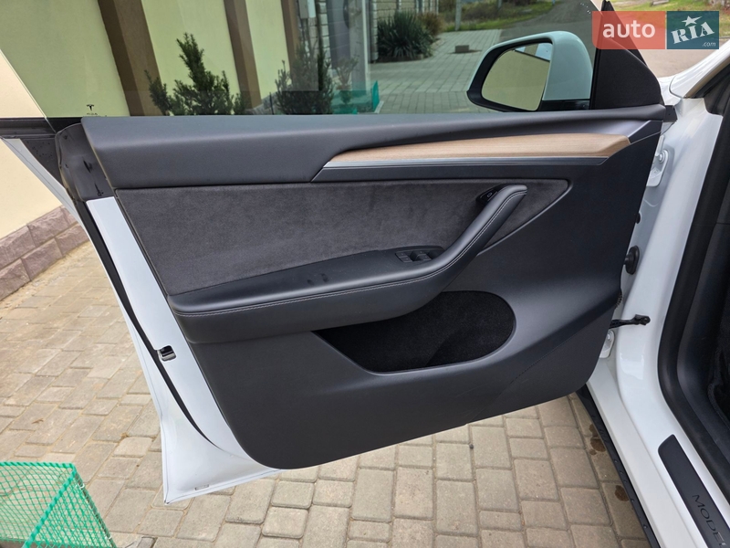 Внедорожник / Кроссовер Tesla Model Y 2022 в Одессе