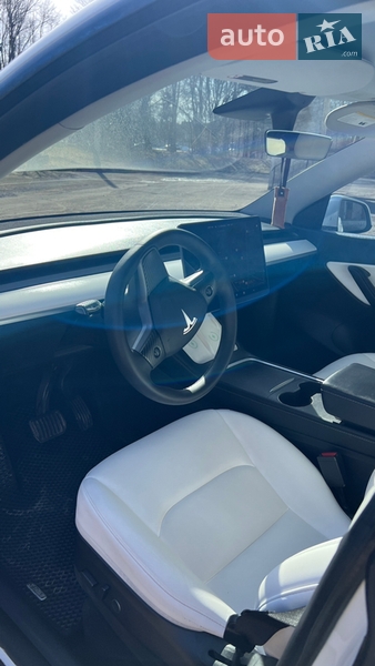 Позашляховик / Кросовер Tesla Model Y 2021 в Івано-Франківську