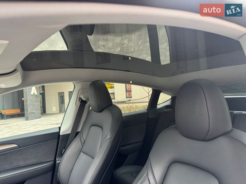 Позашляховик / Кросовер Tesla Model Y 2024 в Києві