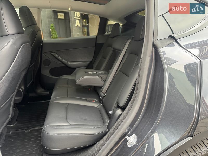 Позашляховик / Кросовер Tesla Model Y 2024 в Києві