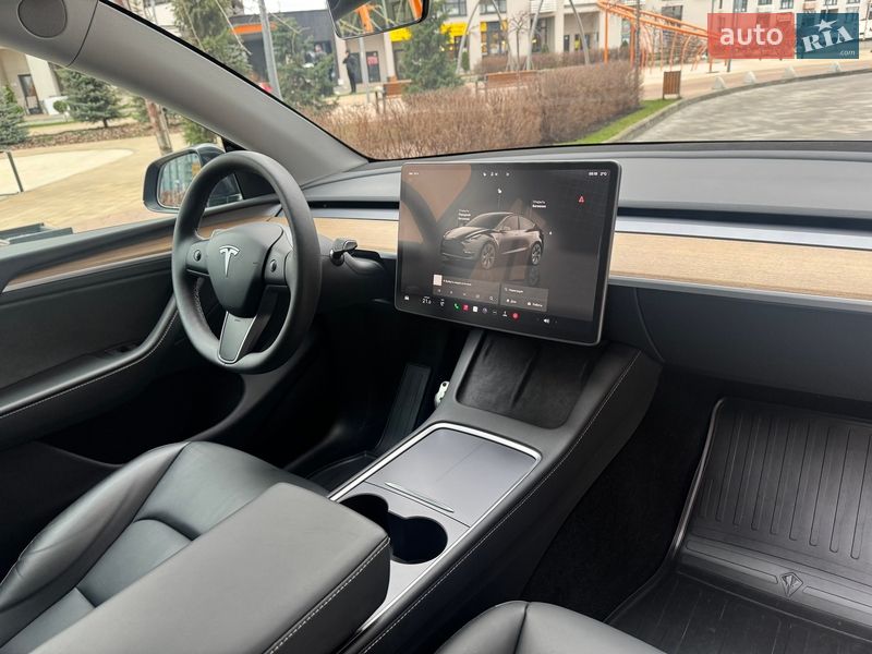 Позашляховик / Кросовер Tesla Model Y 2024 в Києві