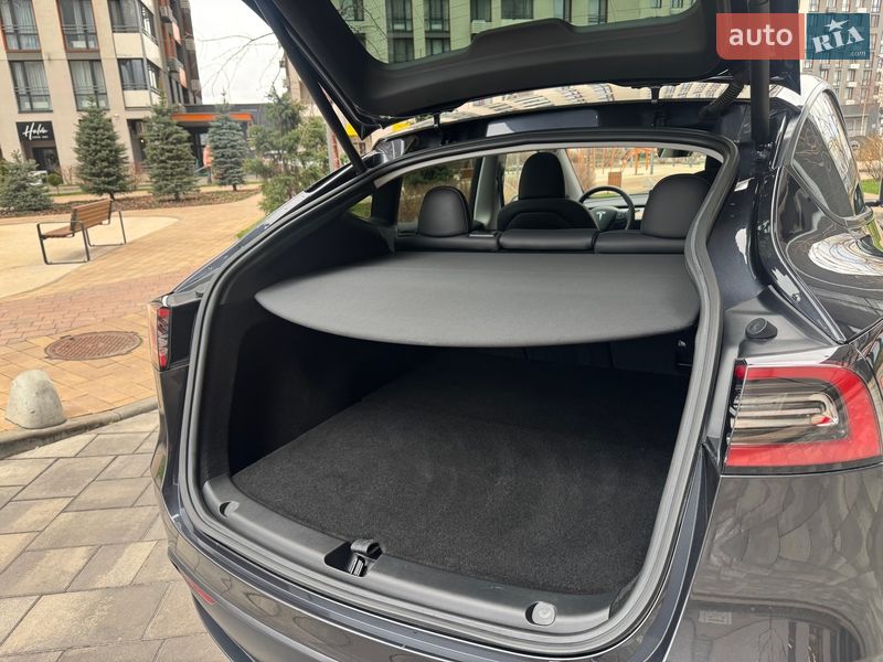 Позашляховик / Кросовер Tesla Model Y 2024 в Києві
