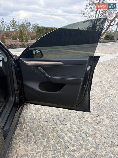 Позашляховик / Кросовер Tesla Model Y 2024 в Дніпрі