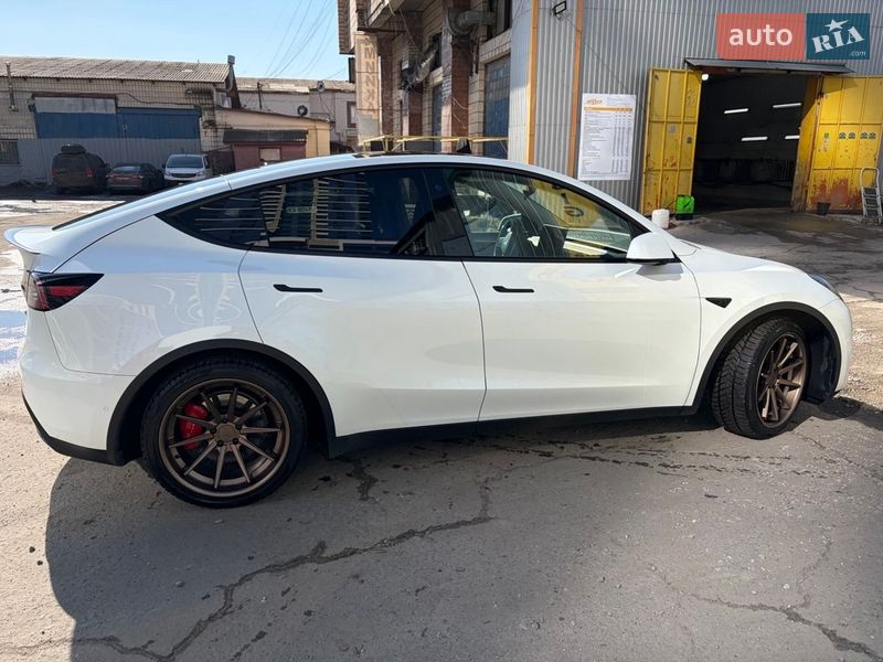 Внедорожник / Кроссовер Tesla Model Y 2022 в Киеве