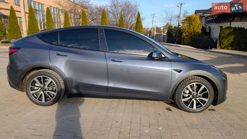 Внедорожник / Кроссовер Tesla Model Y 2023 в Львове