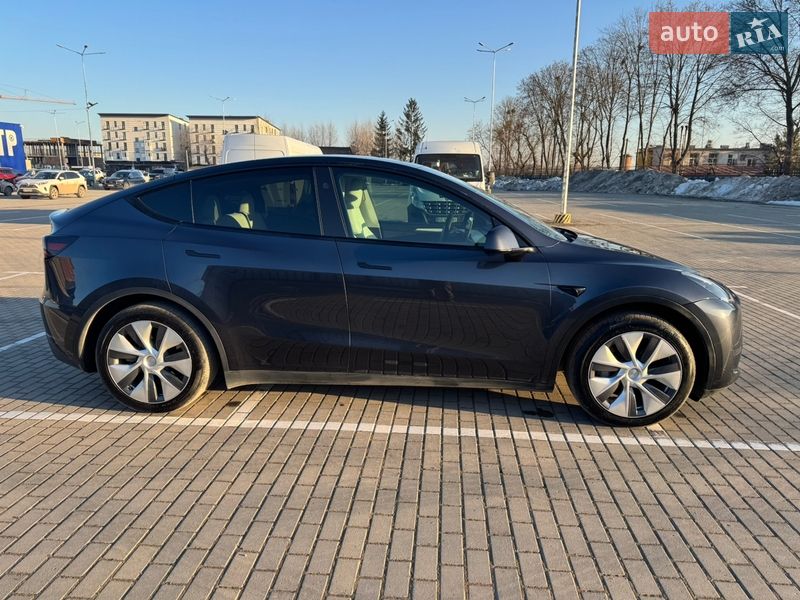 Позашляховик / Кросовер Tesla Model Y 2024 в Тернополі