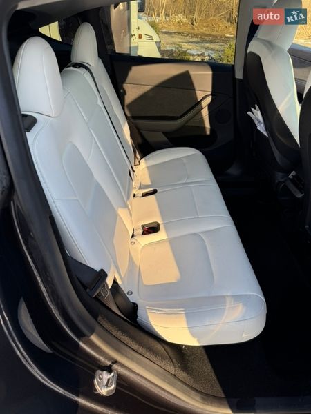 Позашляховик / Кросовер Tesla Model Y 2024 в Тернополі