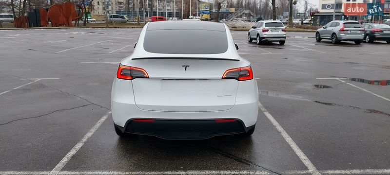 Внедорожник / Кроссовер Tesla Model Y 2023 в Киеве