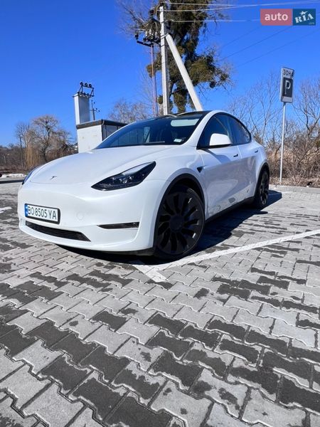 Позашляховик / Кросовер Tesla Model Y 2022 в Тернополі
