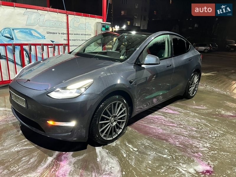 Внедорожник / Кроссовер Tesla Model Y 2023 в Черновцах