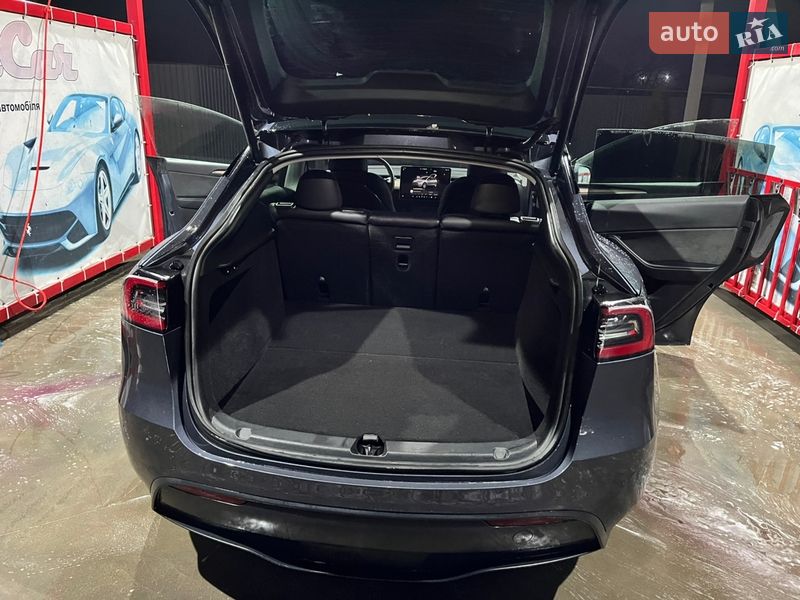 Внедорожник / Кроссовер Tesla Model Y 2023 в Черновцах