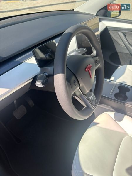 Внедорожник / Кроссовер Tesla Model Y 2023 в Черноморске