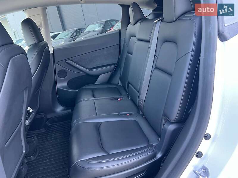 Позашляховик / Кросовер Tesla Model Y 2023 в Львові
