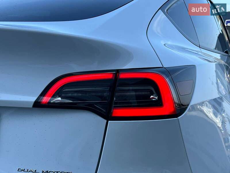 Позашляховик / Кросовер Tesla Model Y 2023 в Львові