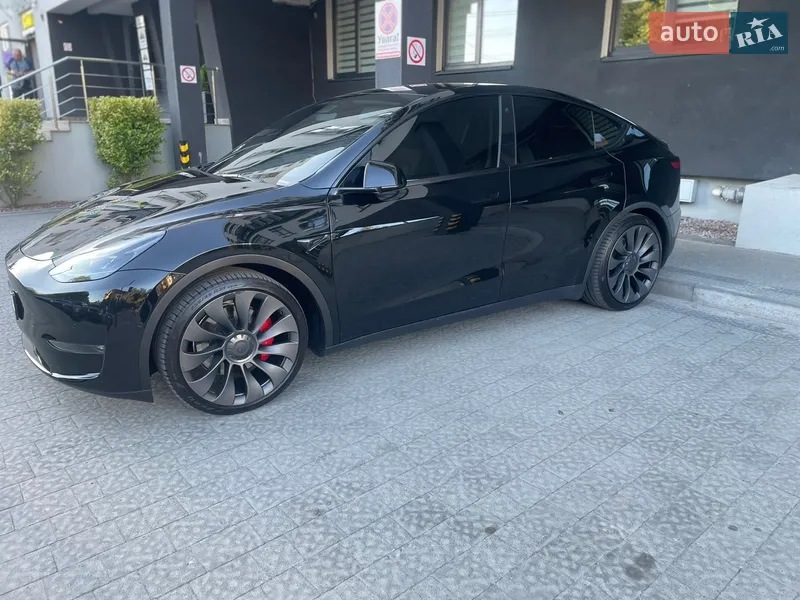 Tesla Model Y 2021