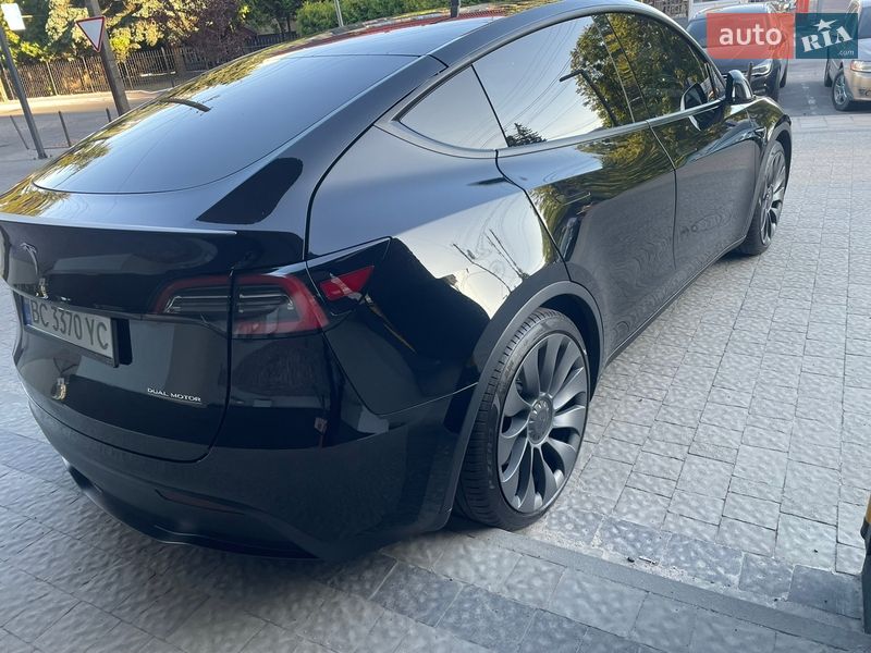 Внедорожник / Кроссовер Tesla Model Y 2021 в Львове