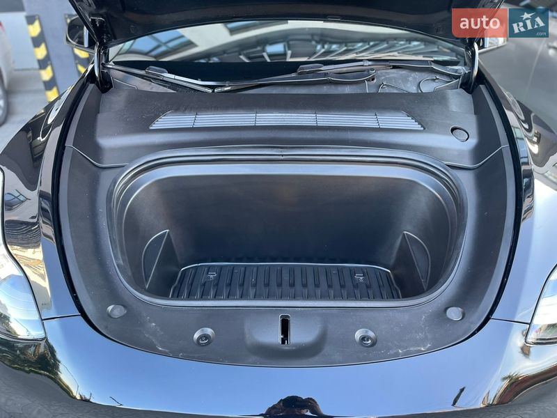 Внедорожник / Кроссовер Tesla Model Y 2021 в Львове