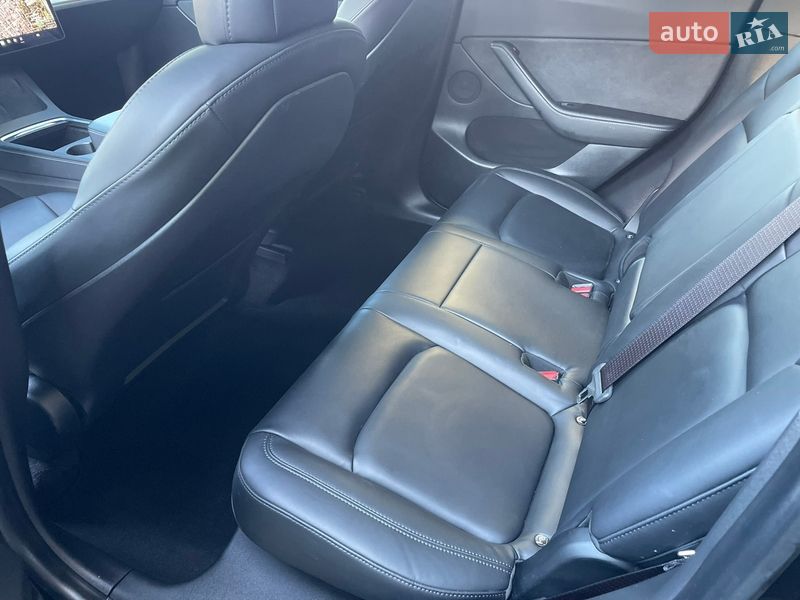 Внедорожник / Кроссовер Tesla Model Y 2021 в Львове