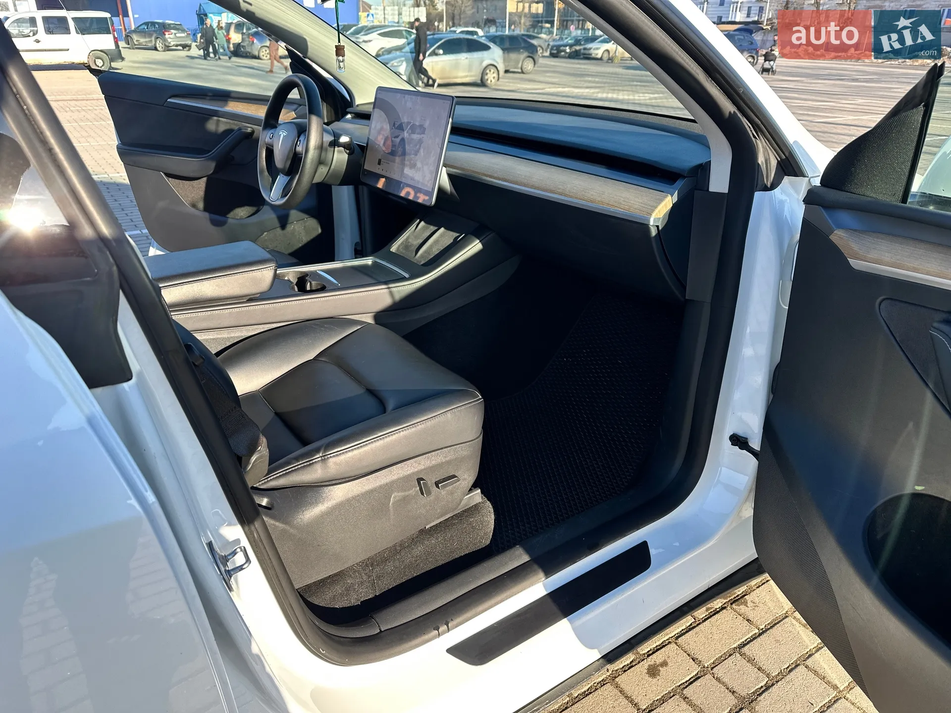 2022 Tesla Model Y - мініатюра 17