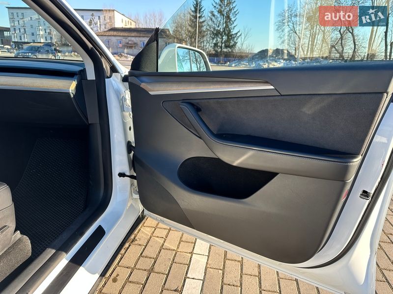 Позашляховик / Кросовер Tesla Model Y 2022 в Тернополі