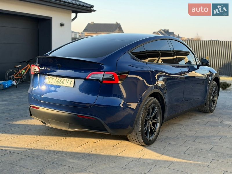 Внедорожник / Кроссовер Tesla Model Y 2024 в Ивано-Франковске