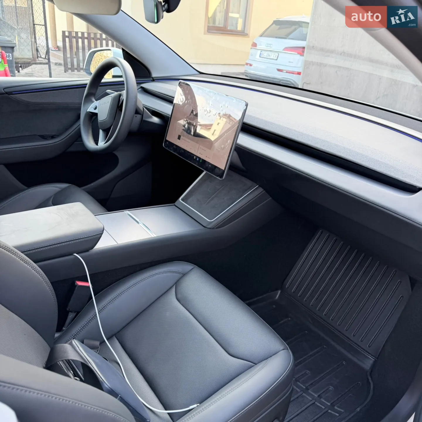2025 Tesla Model Y - мініатюра 14
