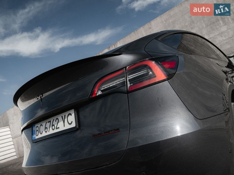 Внедорожник / Кроссовер Tesla Model Y 2022 в Львове