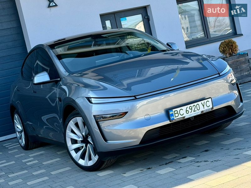 Внедорожник / Кроссовер Tesla Model Y 2025 в Дрогобыче