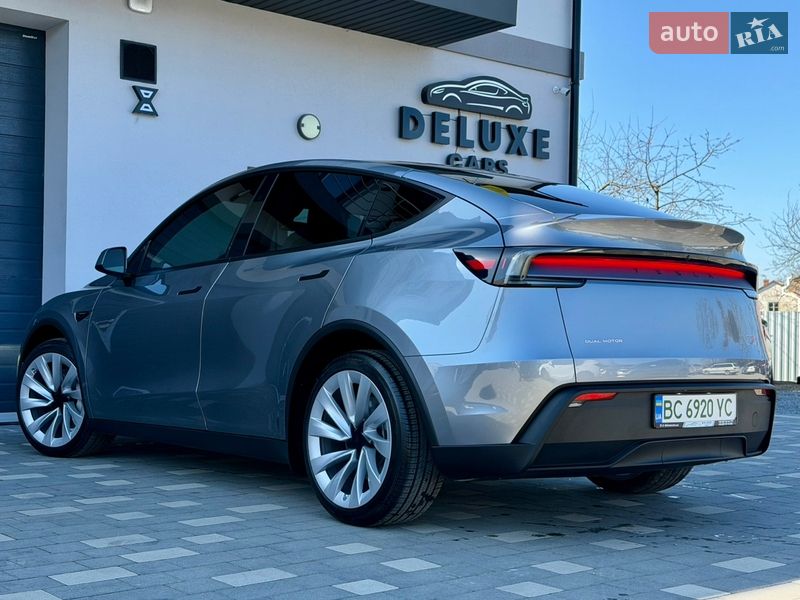 Внедорожник / Кроссовер Tesla Model Y 2025 в Дрогобыче
