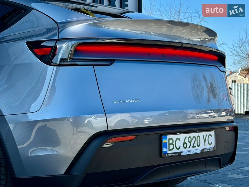 Внедорожник / Кроссовер Tesla Model Y 2025 в Дрогобыче