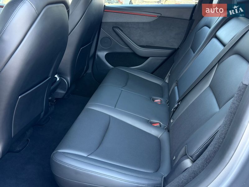 Внедорожник / Кроссовер Tesla Model Y 2025 в Дрогобыче