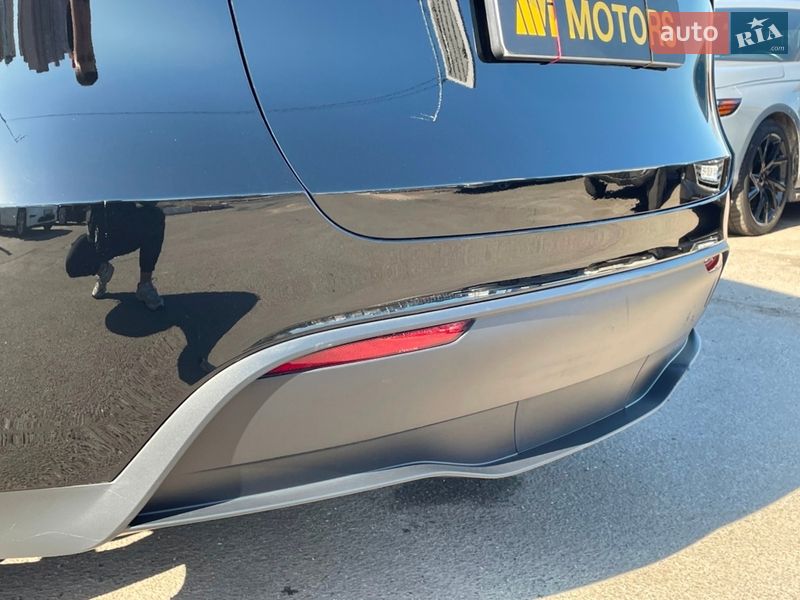 Внедорожник / Кроссовер Tesla Model Y 2024 в Киеве
