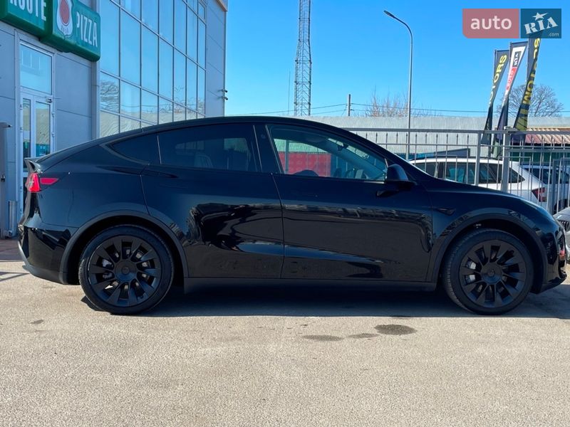 Внедорожник / Кроссовер Tesla Model Y 2024 в Киеве