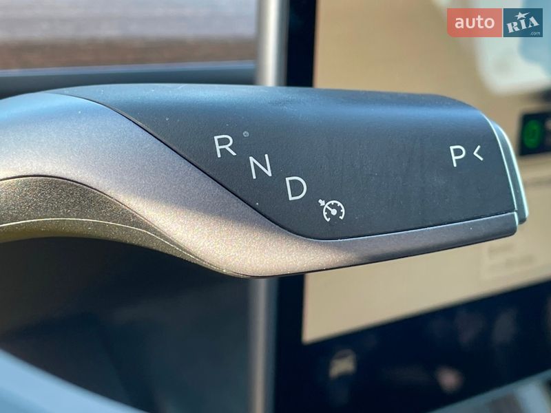 Внедорожник / Кроссовер Tesla Model Y 2024 в Киеве