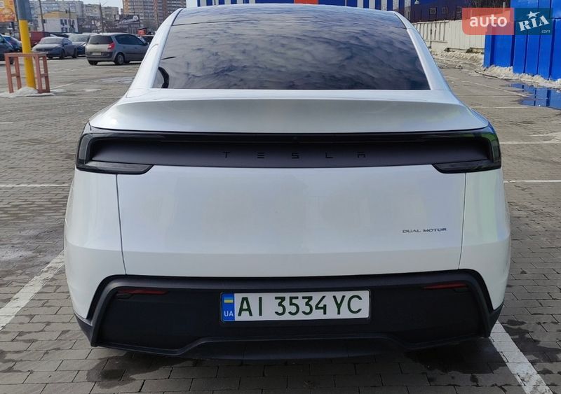 Позашляховик / Кросовер Tesla Model Y 2025 в Білій Церкві