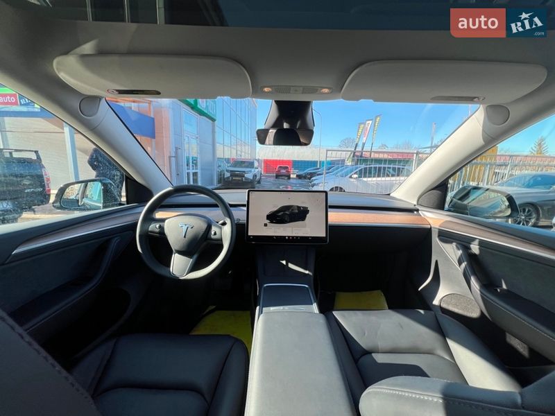 Внедорожник / Кроссовер Tesla Model Y 2024 в Киеве