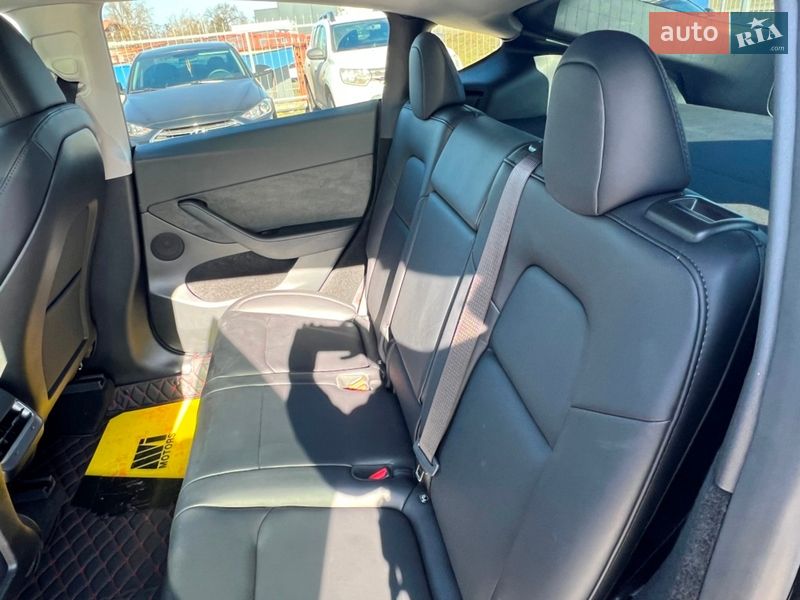 Внедорожник / Кроссовер Tesla Model Y 2024 в Киеве