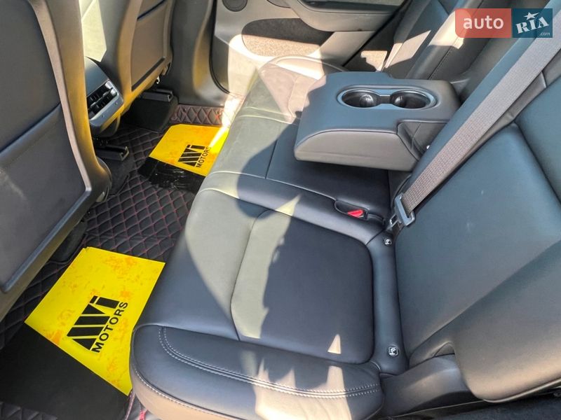 Внедорожник / Кроссовер Tesla Model Y 2024 в Киеве