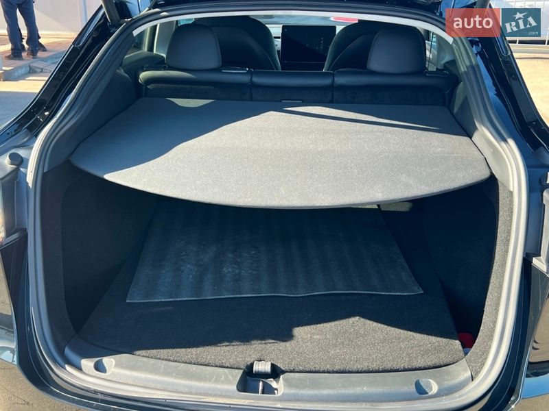 Внедорожник / Кроссовер Tesla Model Y 2024 в Киеве
