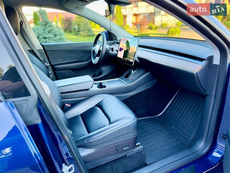 Позашляховик / Кросовер Tesla Model Y 2021 в Львові