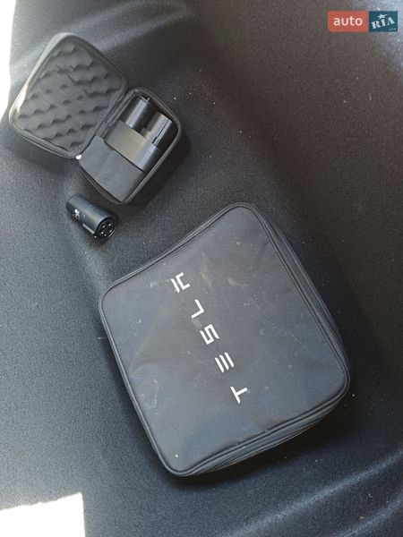 Внедорожник / Кроссовер Tesla Model Y 2022 в Полтаве