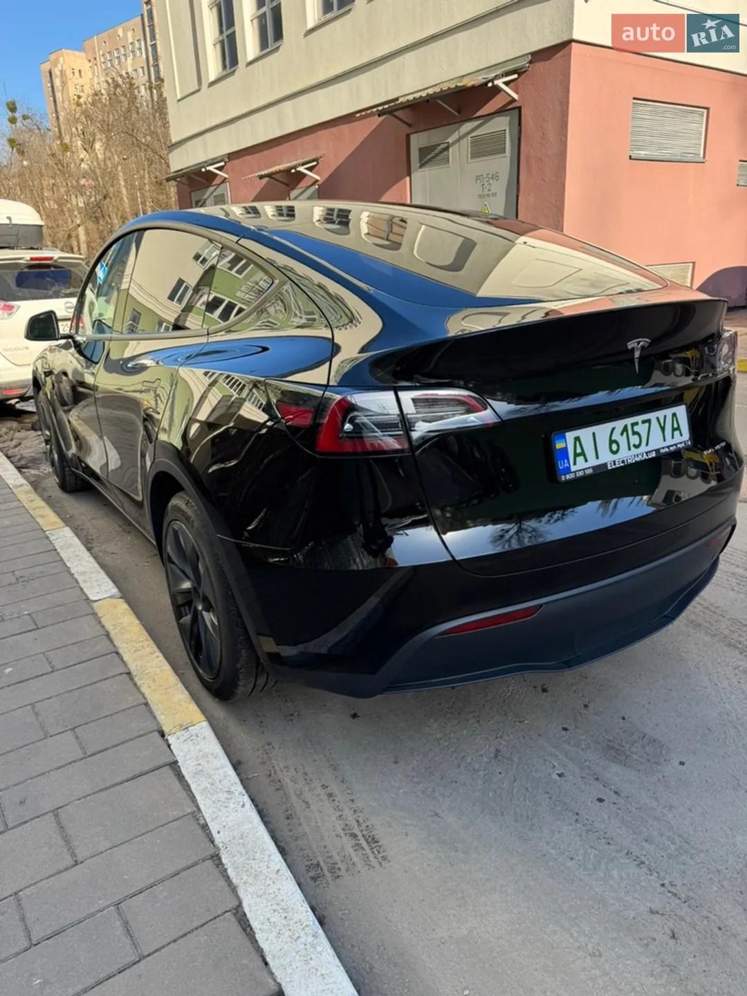 2025 Tesla Model Y - мініатюра 6