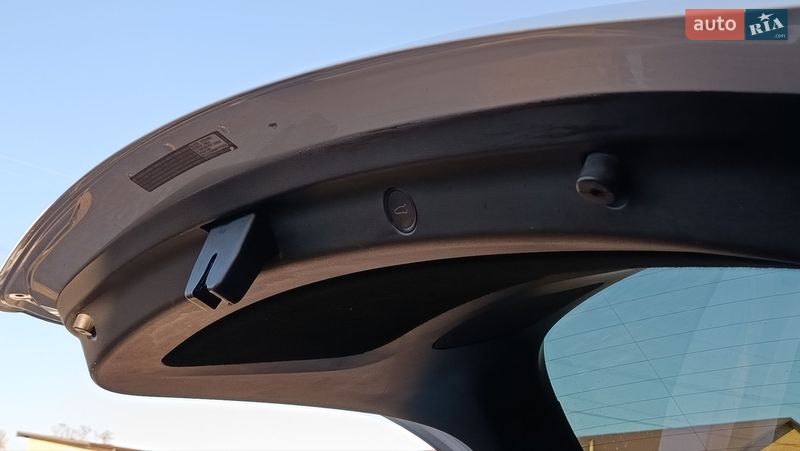 Внедорожник / Кроссовер Tesla Model Y 2020 в Луцке