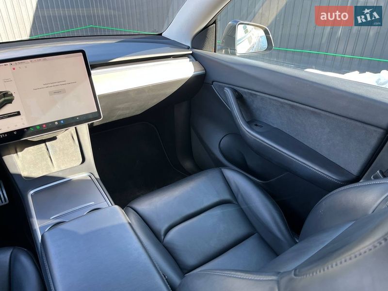 Внедорожник / Кроссовер Tesla Model Y 2021 в Львове