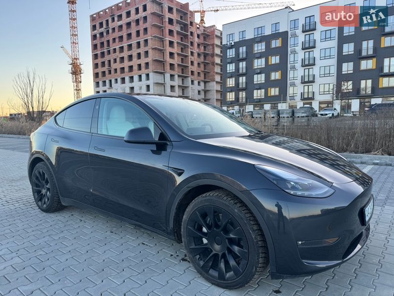 Внедорожник / Кроссовер Tesla Model Y 2024 в Киеве