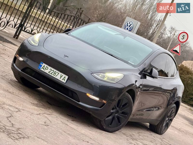 Внедорожник / Кроссовер Tesla Model Y 2024 в Запорожье