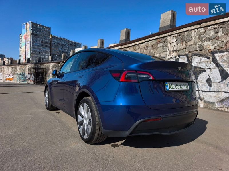 Позашляховик / Кросовер Tesla Model Y 2024 в Дніпрі