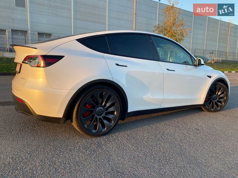 Позашляховик / Кросовер Tesla Model Y 2022 в Рівному фото 10 Позашляховик / Кросовер Tesla Model Y 2022 в Рівному