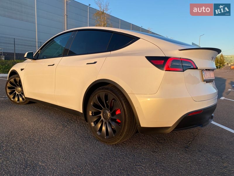 Позашляховик / Кросовер Tesla Model Y 2022 в Рівному фото 13 Позашляховик / Кросовер Tesla Model Y 2022 в Рівному